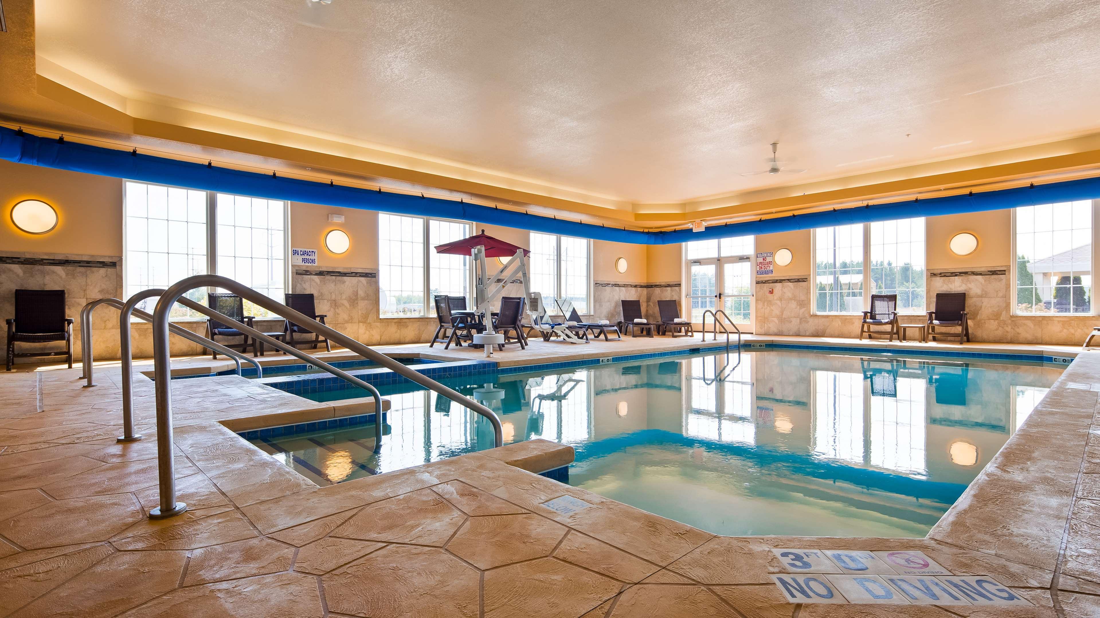 Best Western Plus Wausau-Rothschild Hotel Екстериор снимка